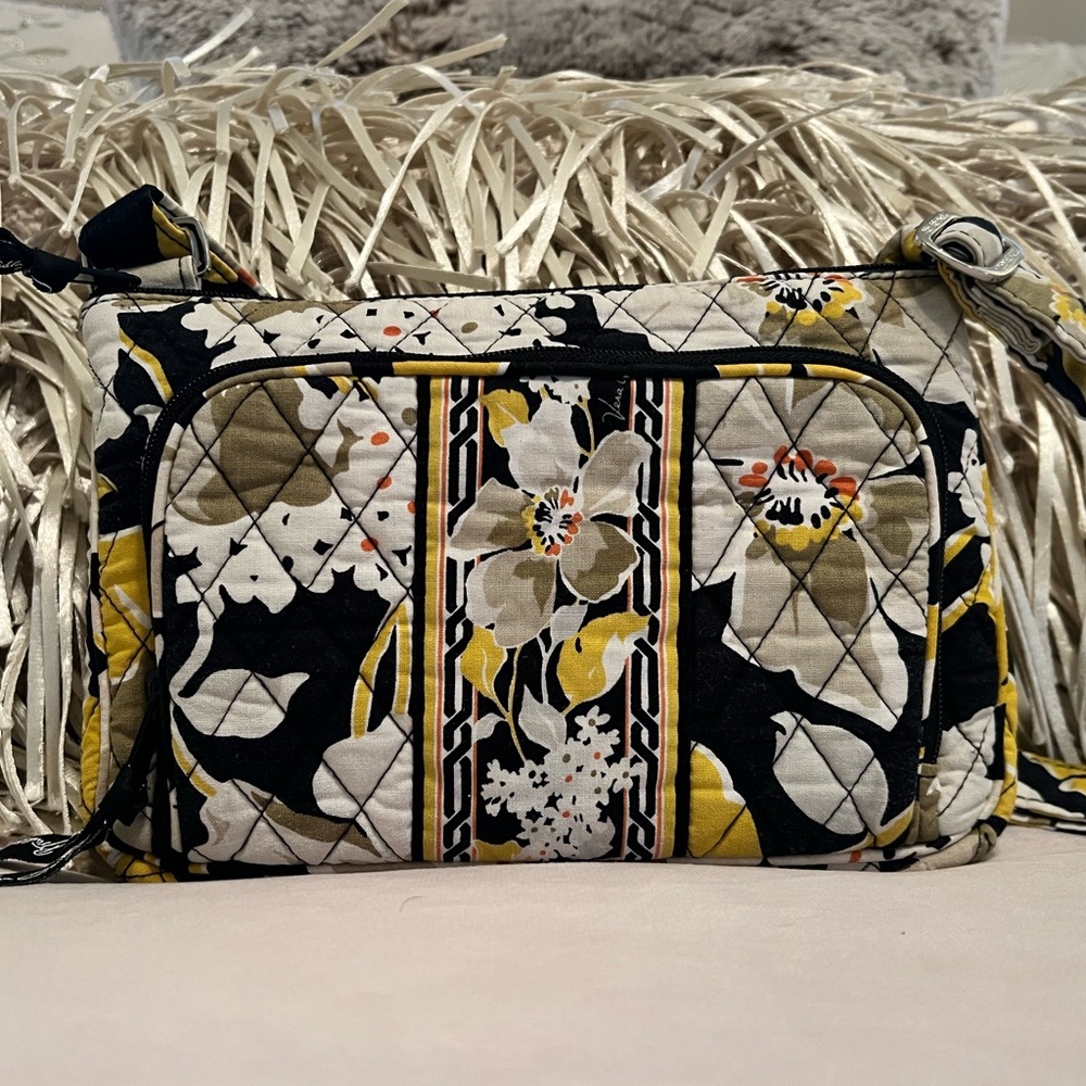 VERA BRADLEY Dogwood Little Hipster Crossbody Yellow Black White Floral